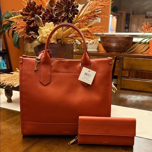 Fossil Women's Bold Orange Tote and Wallet ❤️FINAL SALE❤️ - Picture 1 of 9